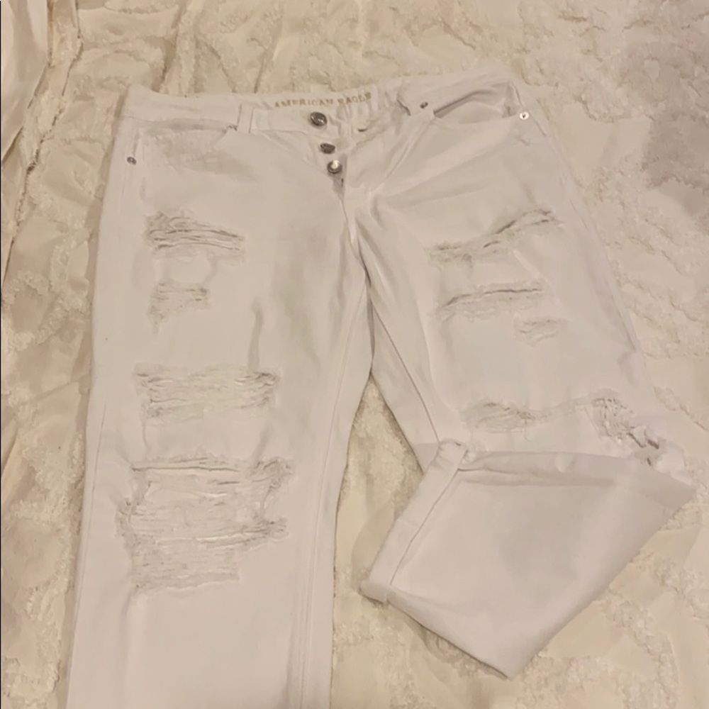 NWOT American Eagle Tom Girl White Jeans